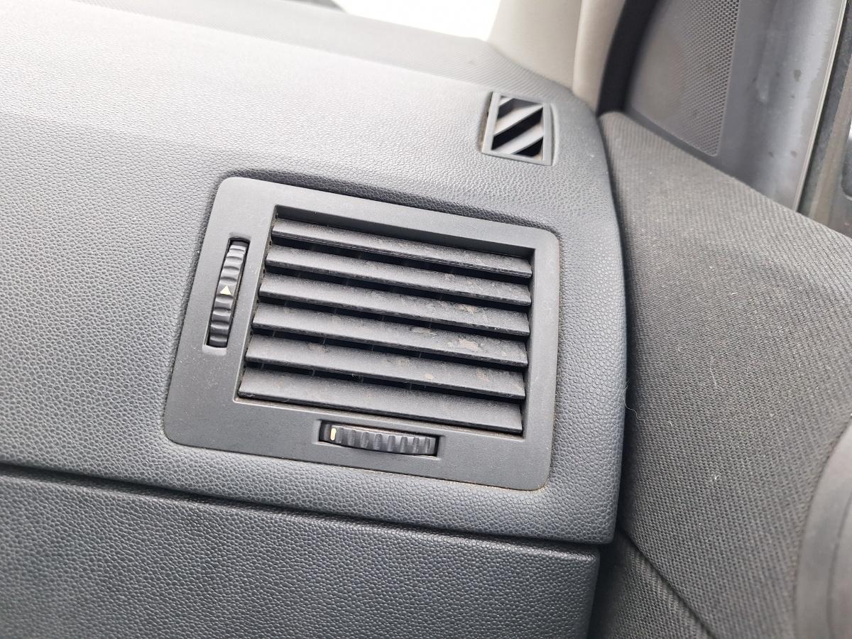 Grilă de ventilație laterală panou de bord dreapta SKODA FABIA Combi 6Y5 2007 1.2 BME 47KW|64HP 2007