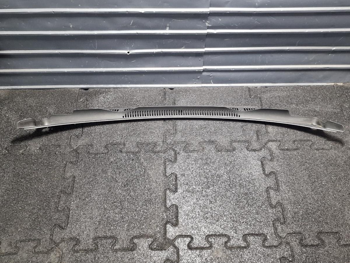 Grila stergatoare VOLKSWAGEN TOURAN 1T1, 1T2 2003 - 2010 1.9 TDI BKC, BLS, BXE 1T0819403