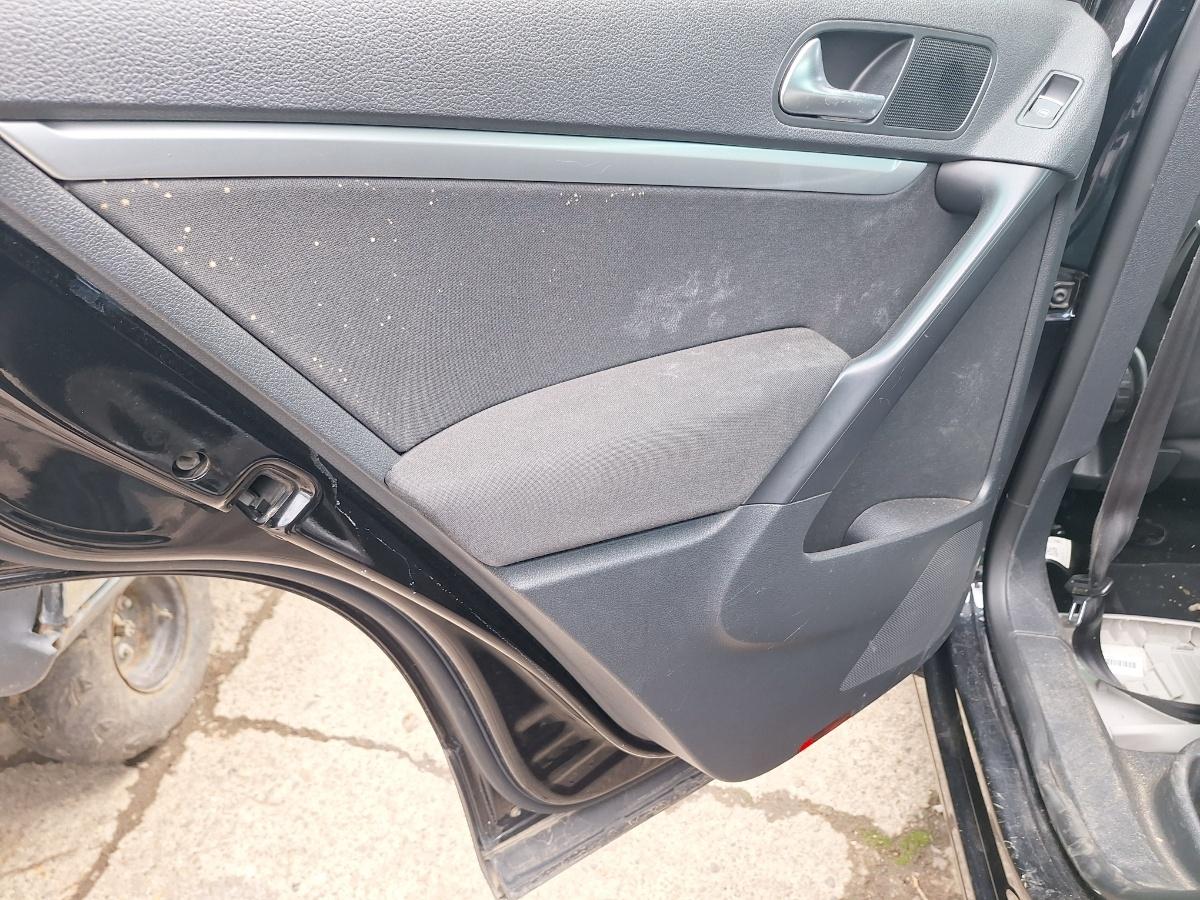 Tapiterie panou portiera spate stanga VOLKSWAGEN TIGUAN 5N_ 2010 - 2015
