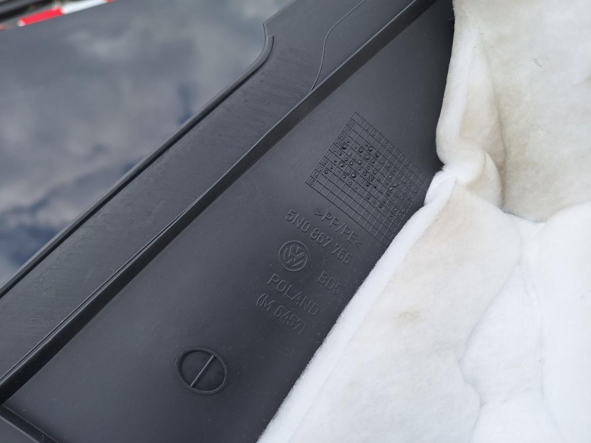 Ornament inferior lateral bancheta spate dreapta VOLKSWAGEN TIGUAN 5N_ 2007 -> 2.0 TDI CBAB, CFFB 5N0867766