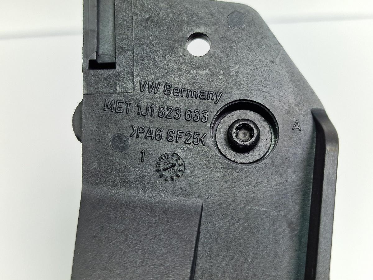Maner deschidere capota motor VOLKSWAGEN GOLF IV Variant 1J5 1999 - 2006 1.9 TDI ATD, AXR 1J1823633A