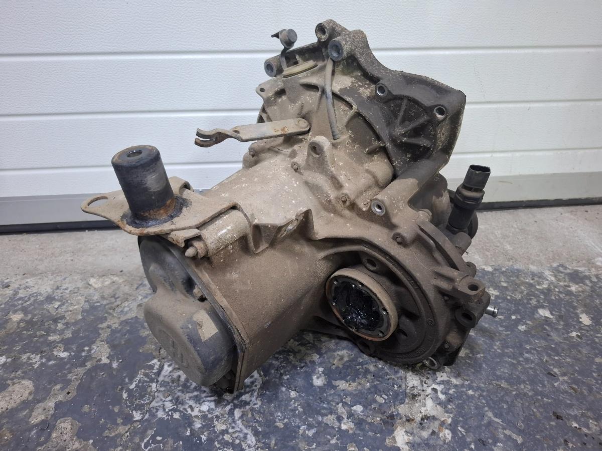 Cutie de viteze VOLKSWAGEN POLO 6N2 1999 - 2001 1.0 ALD, AUC 085300052P , ESY