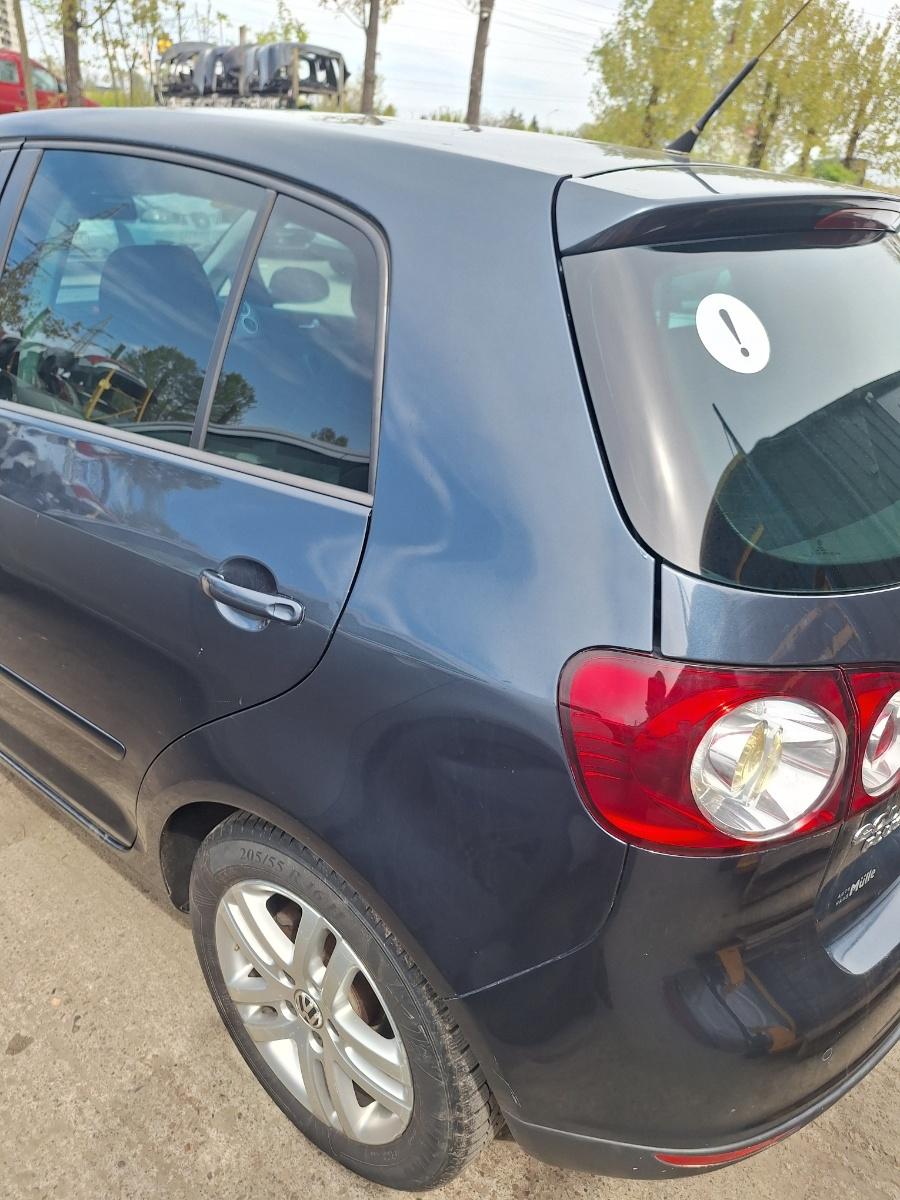 Aripă spate dreapta VOLKSWAGEN GOLF PLUS 5M1, 521 2007 2.0 TDI BMM 103KW|140HP 2007