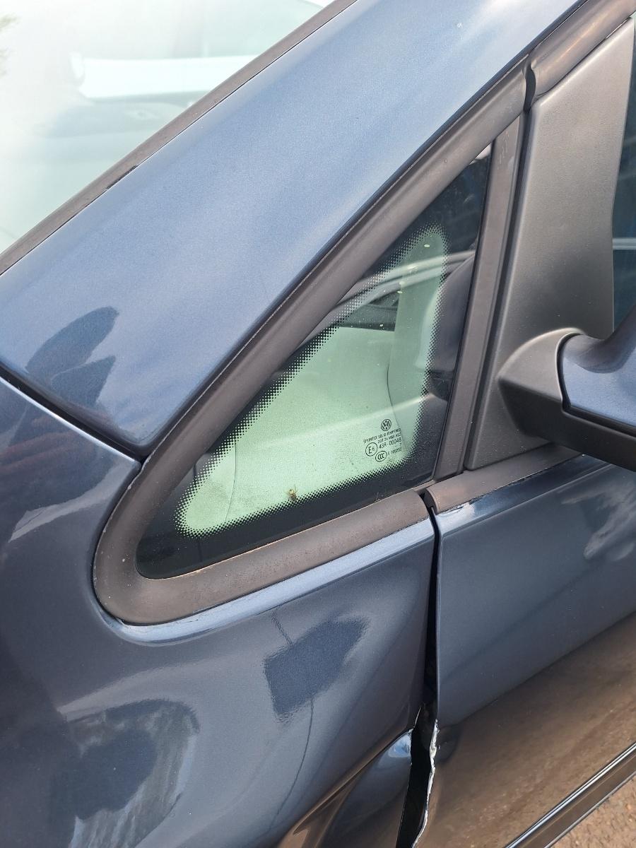 Geam fix fata stanga VOLKSWAGEN GOLF PLUS 5M1, 521 2004 - 2013 2.0 TDI BMM