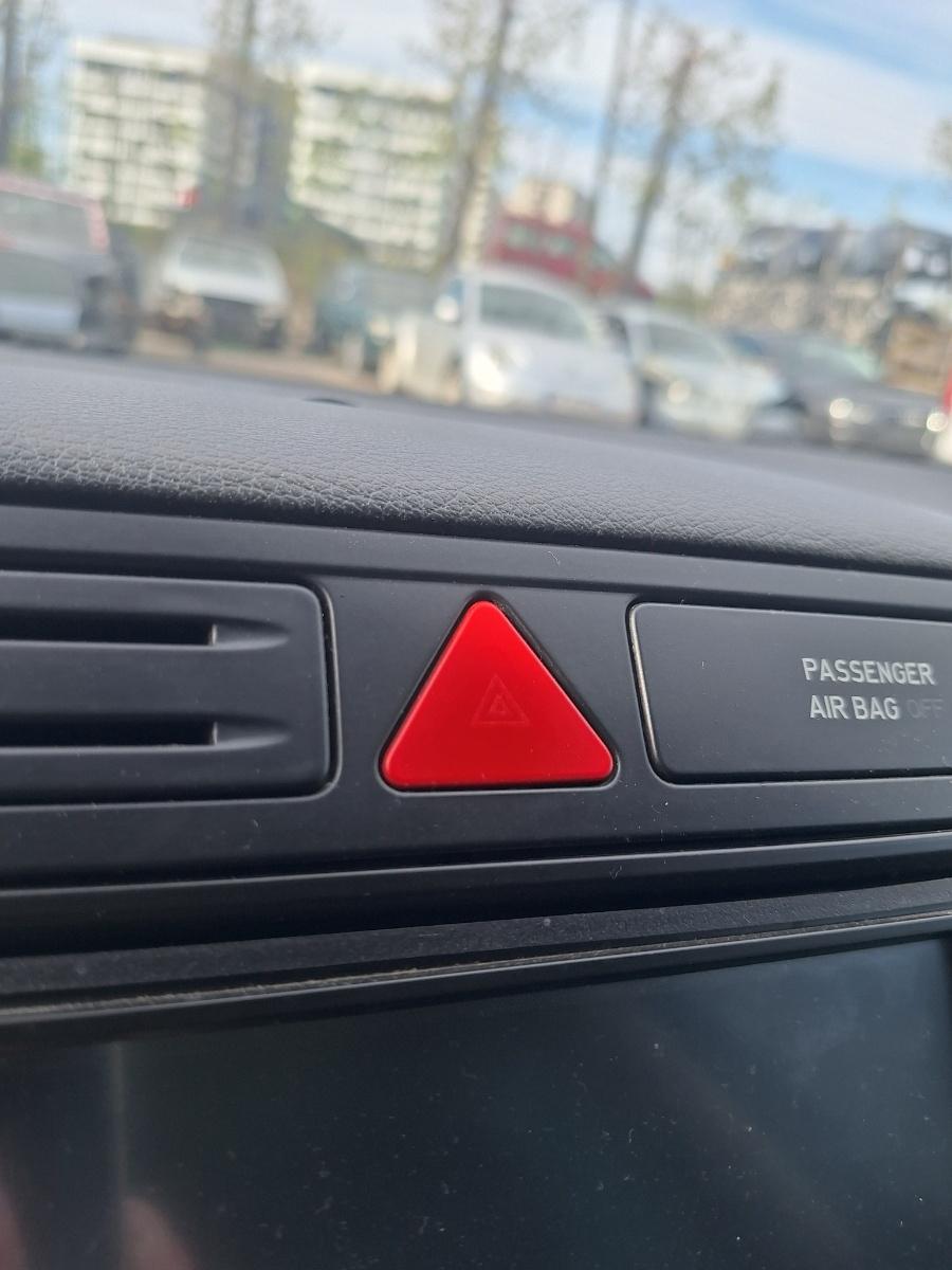 Buton avarii SOS VOLKSWAGEN GOLF PLUS 5M1, 521 2007 2.0 TDI BMM 103KW|140HP 2007