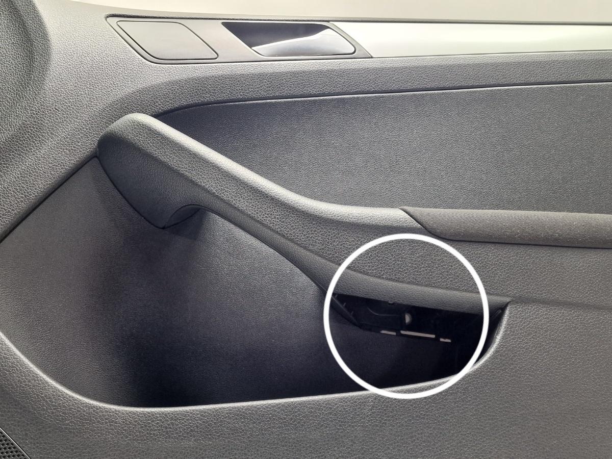 Panou usa stanga fata VOLKSWAGEN JETTA IV 162, 163, AV3, AV2 2009 -> 1.2 TSI CBZB 5C7837114H