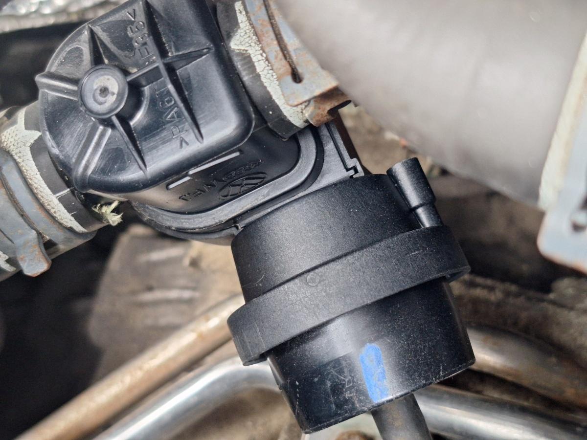 Supapa incalzitor lichid de racire AUDI A4 IV Avant 8K5, B8 2007 - 2015 2.0 TDI CAGA, CJCA, CMEA, CMFA