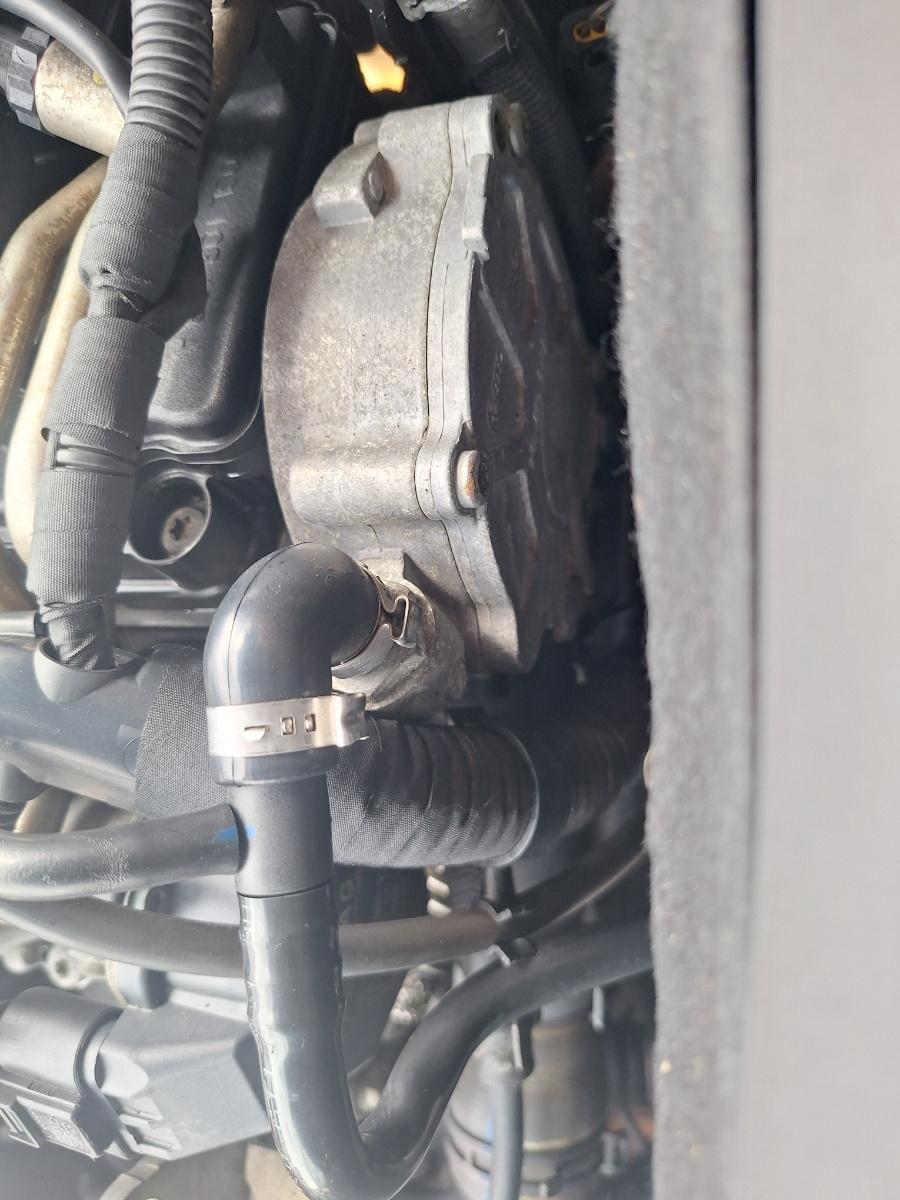 Pompă de vacuum AUDI A4 IV Avant 8K5, B8 2010 2.0 TDI CAGA 105KW|143HP 2010