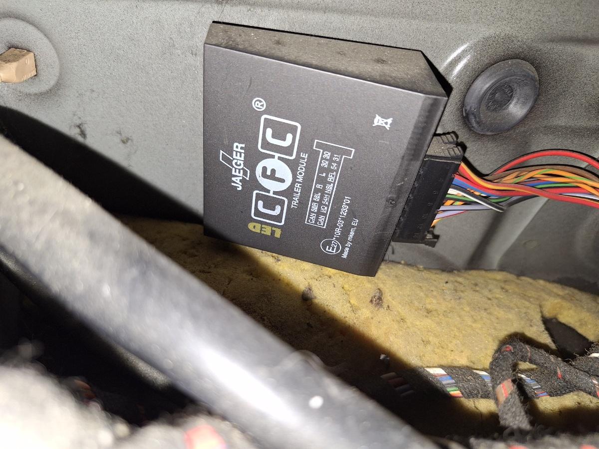 Modul/unitate de control tractare remorcă AHM AUDI A4 IV Avant 8K5, B8 2010 2.0 TDI CAGA 105KW|143HP 2010