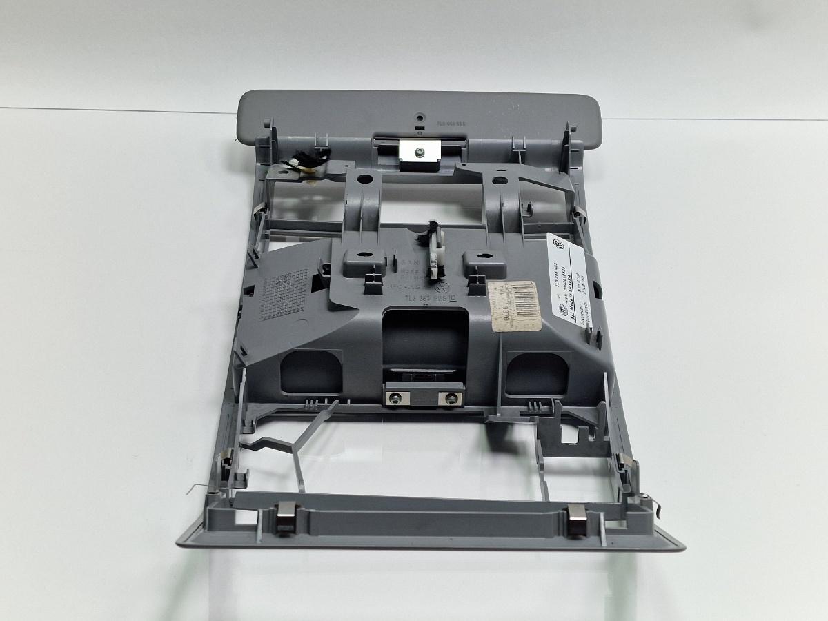 Plafoniera VOLKSWAGEN TOUAREG 7LA, 7L6, 7L7 2002 - 2013 2.5 R5 TDI BAC, BPE 7L0868403