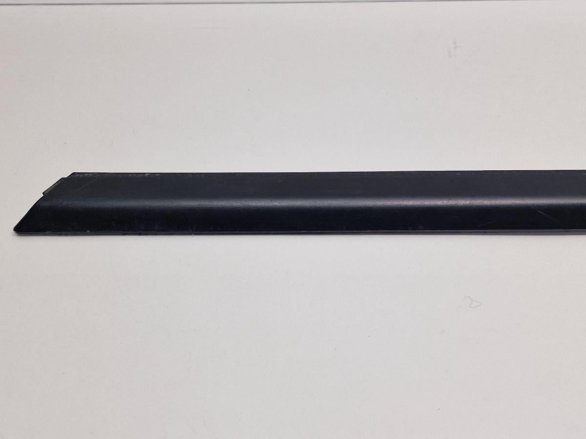 Ornament exterior prag dreapta spate VOLKSWAGEN TOUAREG 7LA, 7L6, 7L7 2002 - 2013 2.5 R5 TDI BAC, BPE 7L0853540B