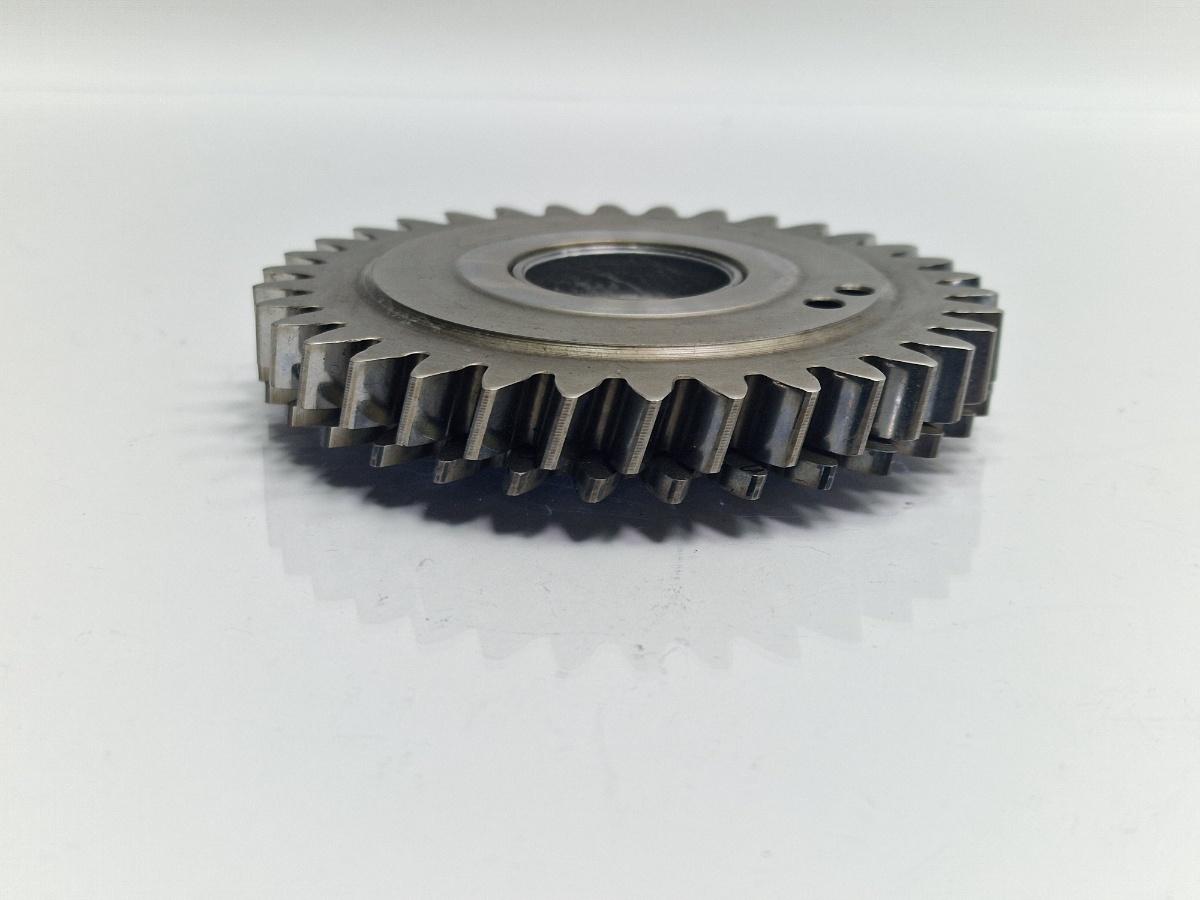 Pinion distributie V260 VOLKSWAGEN TOUAREG 7LA, 7L6, 7L7 2002 - 2013 2.5 R5 TDI BAC, BPE 070109438