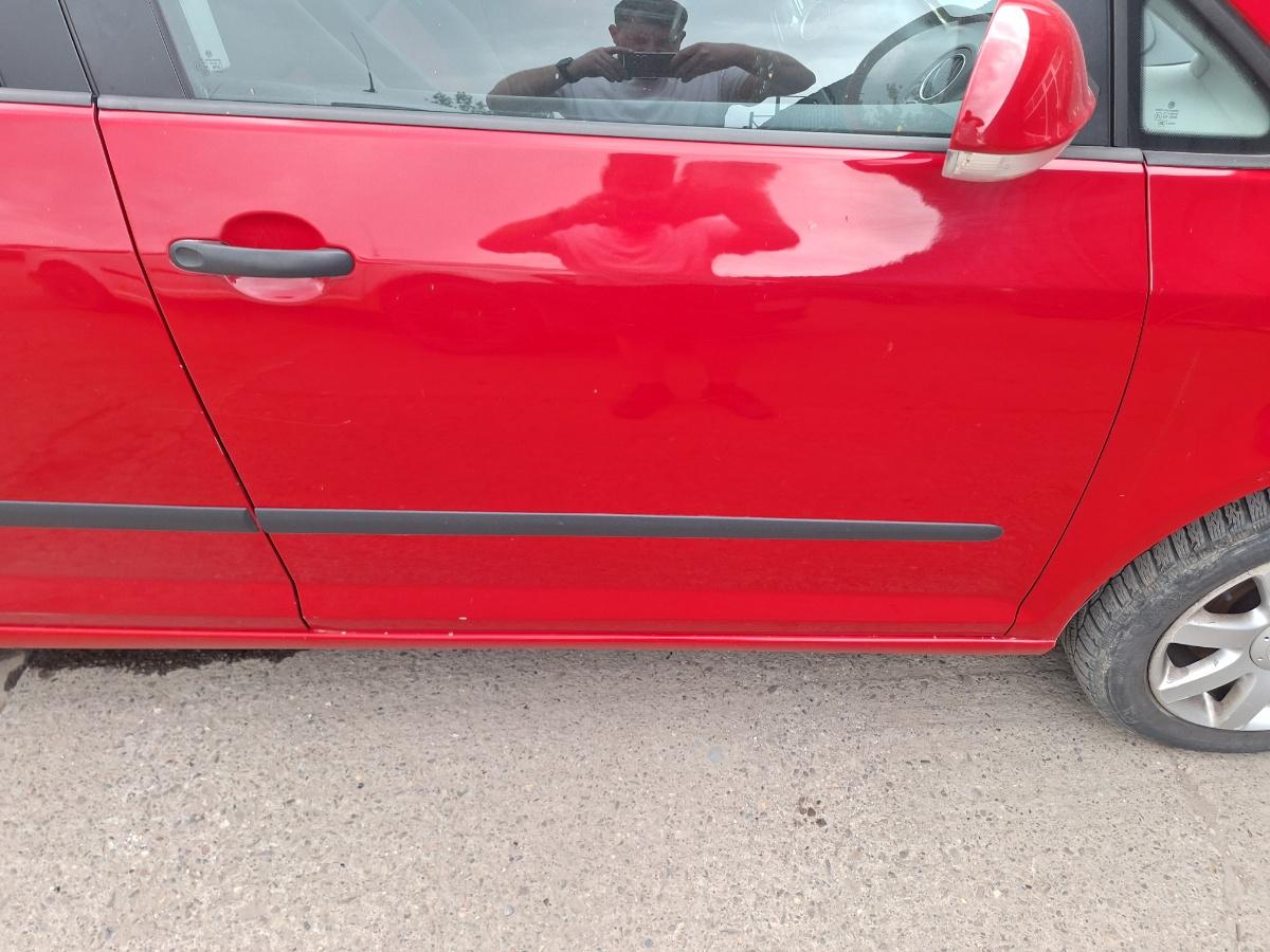 Usa Portieră față dreapta VOLKSWAGEN GOLF PLUS 5M1, 521 2006 1.9 TDI BXE 77KW|105HP 2006