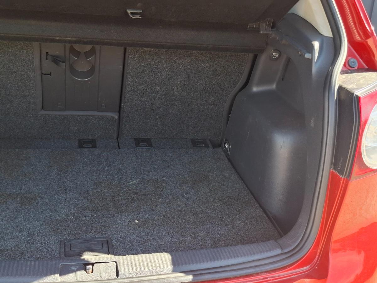Panou capitonaj lateral portbagaj dreapta VOLKSWAGEN GOLF PLUS 5M1, 521 2004 - 2013 1.9 1.9 TDI BKC, BLS, BXE