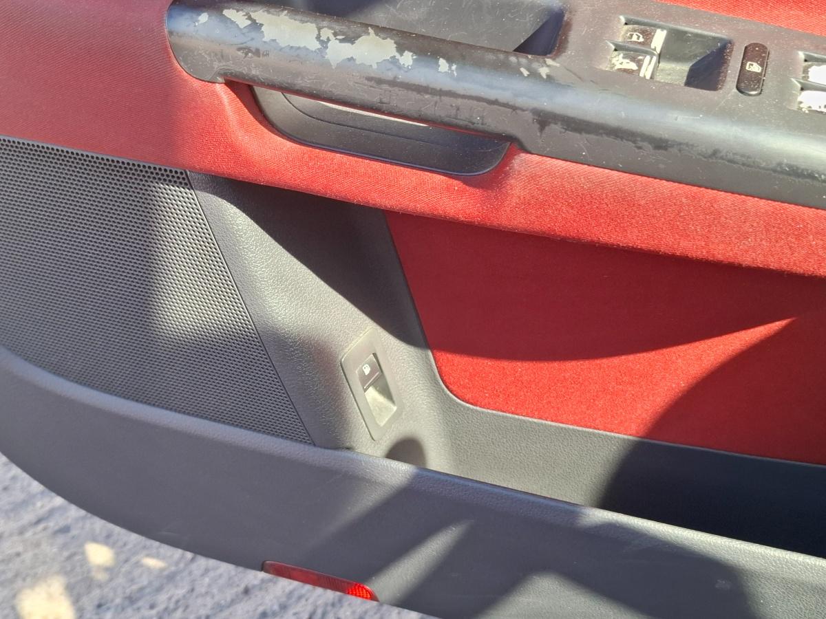 Buton deschidere ușiță rezervor VOLKSWAGEN GOLF PLUS 5M1, 521 2006 1.9 TDI BXE 77KW|105HP 2006
