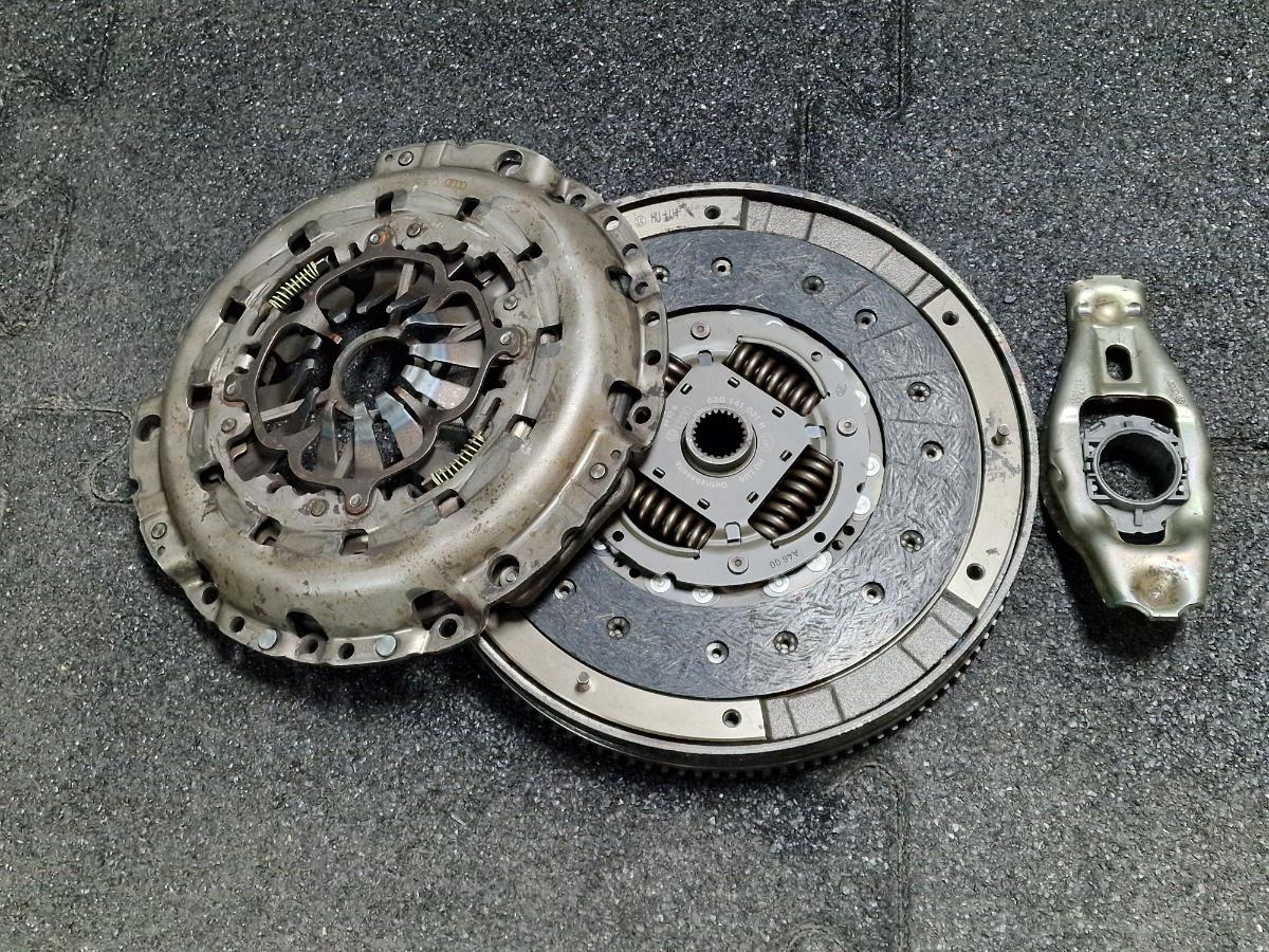 Kit ambreiaj AUDI A4 III 8EC, B7 2004 - 2008 2.0 2.0 TDI BPW 03G105266AT