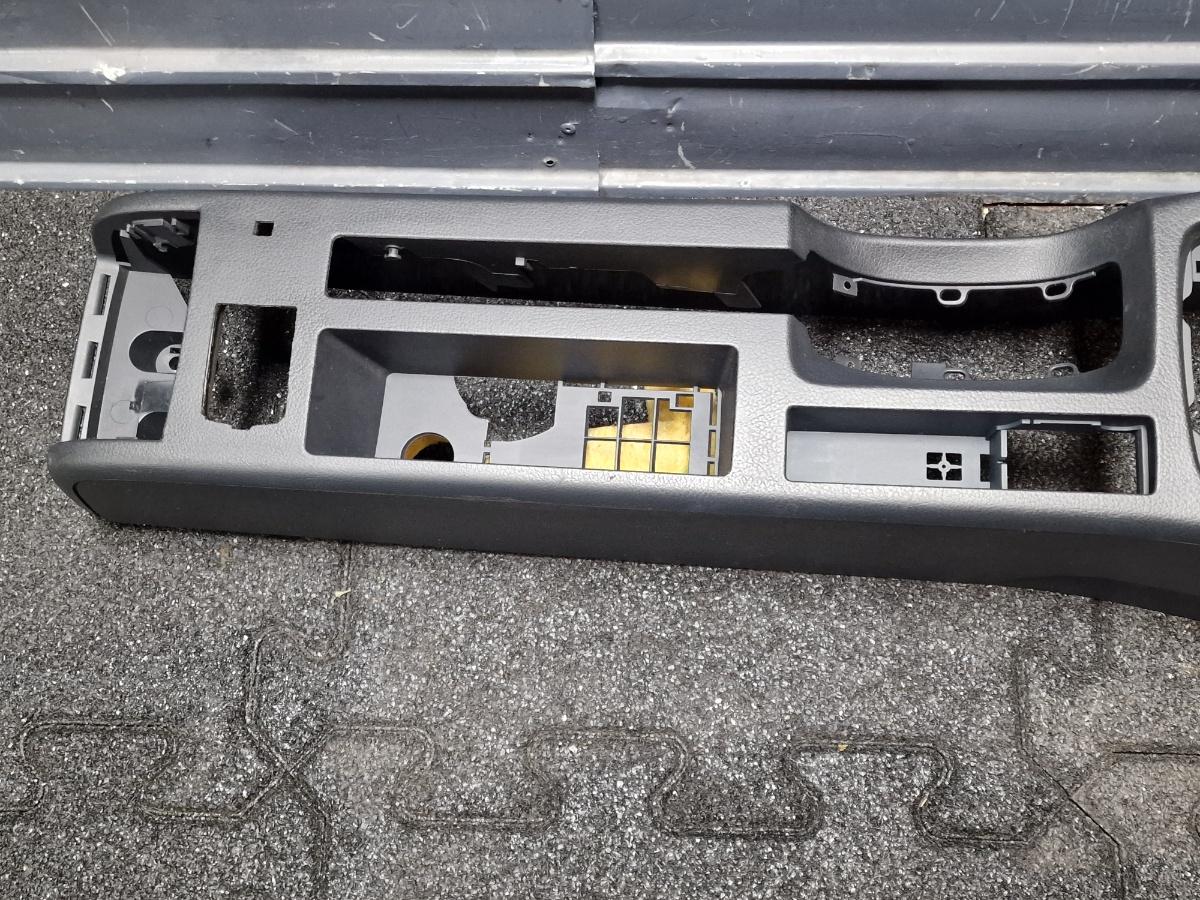 Consola centrala AUDI A4 III 8EC, B7 2004 - 2008 2.0 TDI BPW 2DIN 8E0863241F
