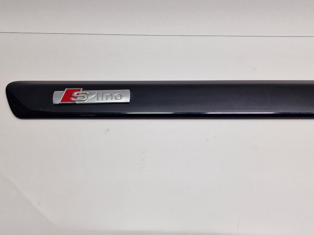 Bandou inferior usa dreapta spate AUDI A4 III 8EC, B7 2004 - 2008 negru LZ9Y 8E0853964