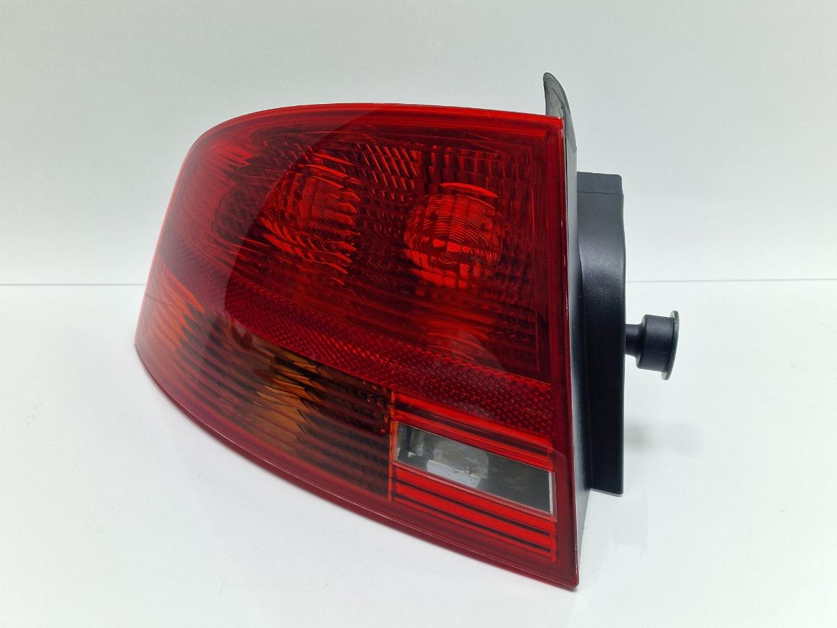 Stop de pe aripa stanga spate AUDI A4 III 8EC, B7 2004 - 2008 2.0 TDI BPW 8E5945095