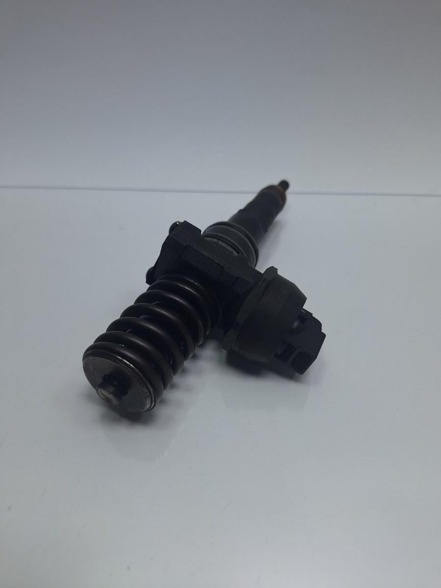 Injector 2.5 R5 TDI BAC, BPE BOSCH 0414720226 070130073N , BPT , BR VOLKSWAGEN TOUAREG 7LA, 7L6, 7L7 2002 - 2013