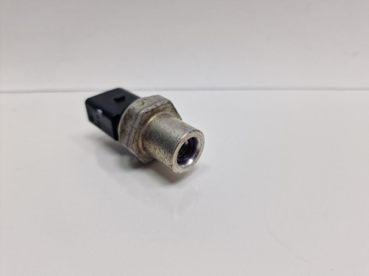 Senzor de presiune aer conditionat (AC) AUDI Q5 8RB 2008 -> 2.0 TDI quattro CAHA, CGLB, CMGA 4H0959126