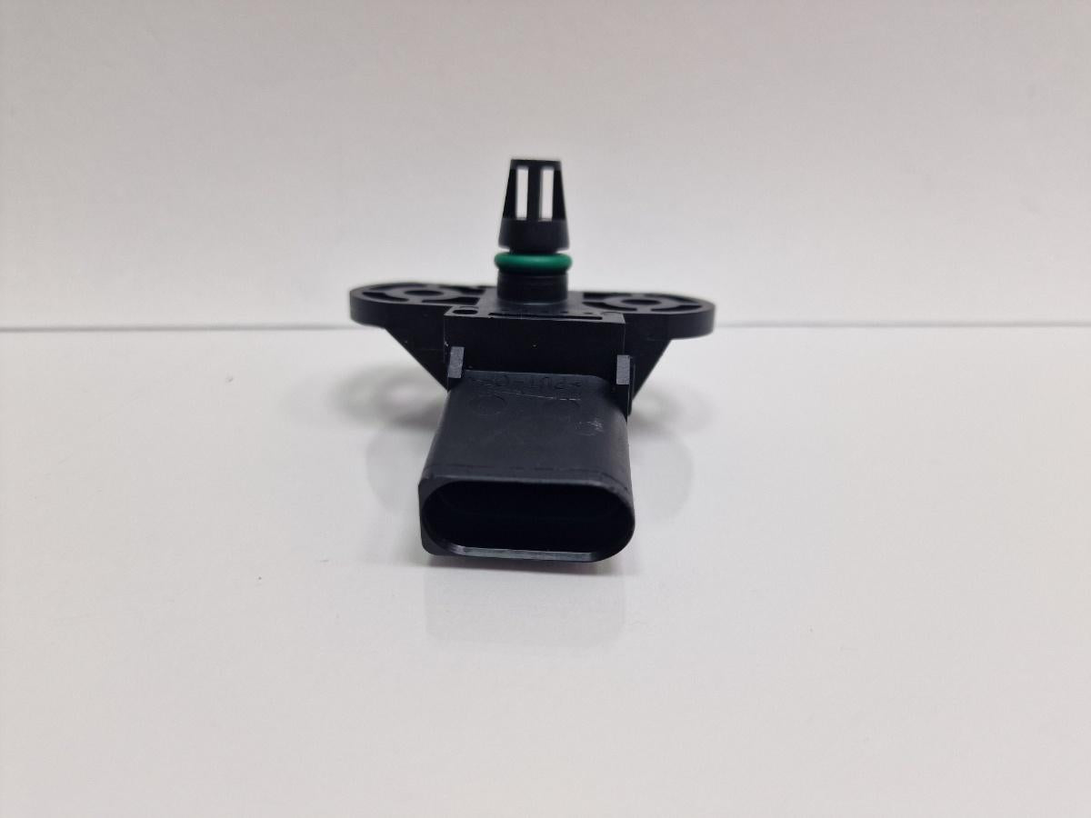 Senzor de presiune aer AUDI Q5 8RB 2008 -> 2.0 TDI quattro CAHA, CGLB, CMGA BOSCH 0261230081 036906051G
