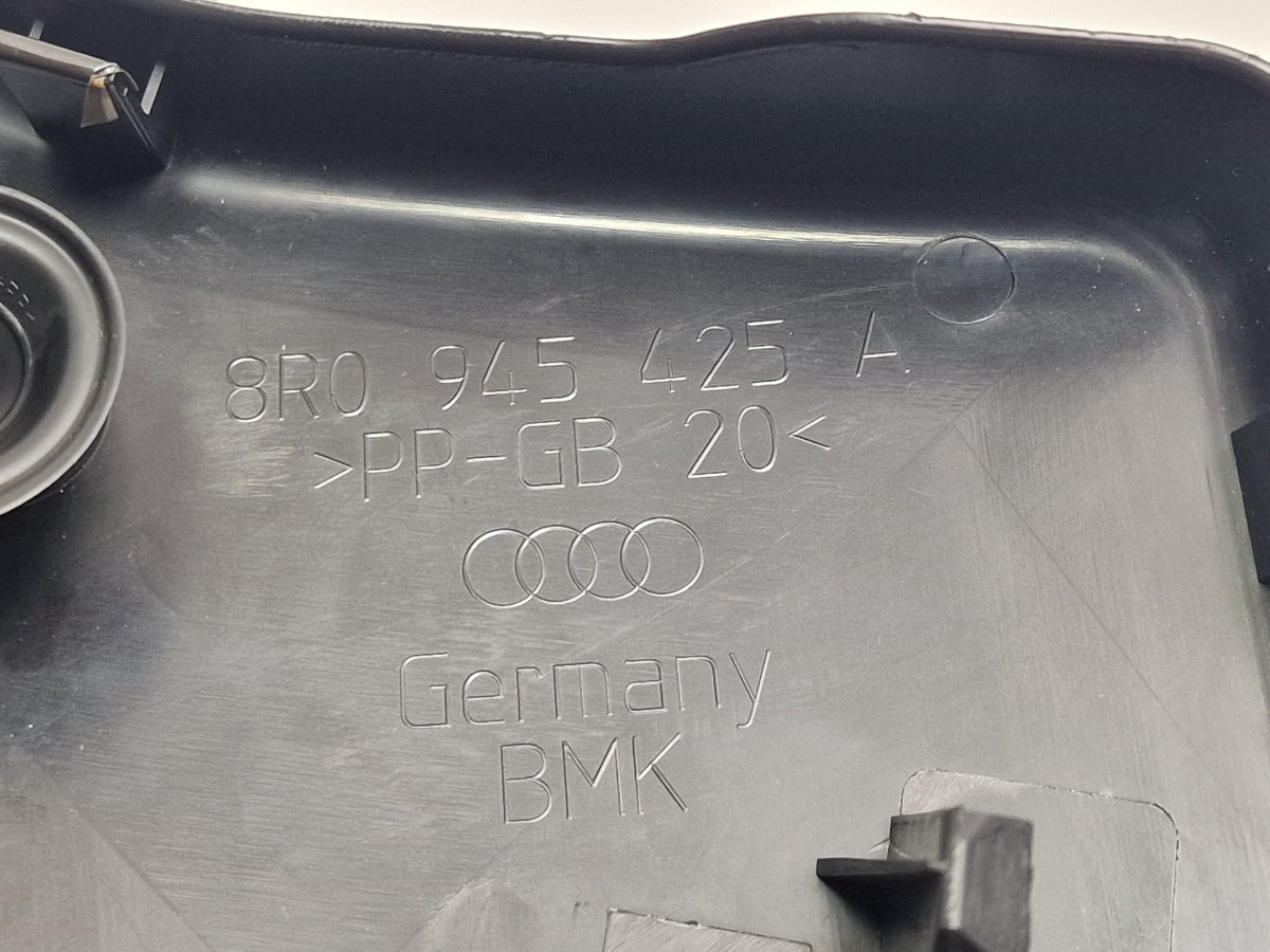 Ornament stop stanga AUDI Q5 8RB 2008 -> 2.0 TDI quattro CAHA, CGLB, CMGA 8R0945425A