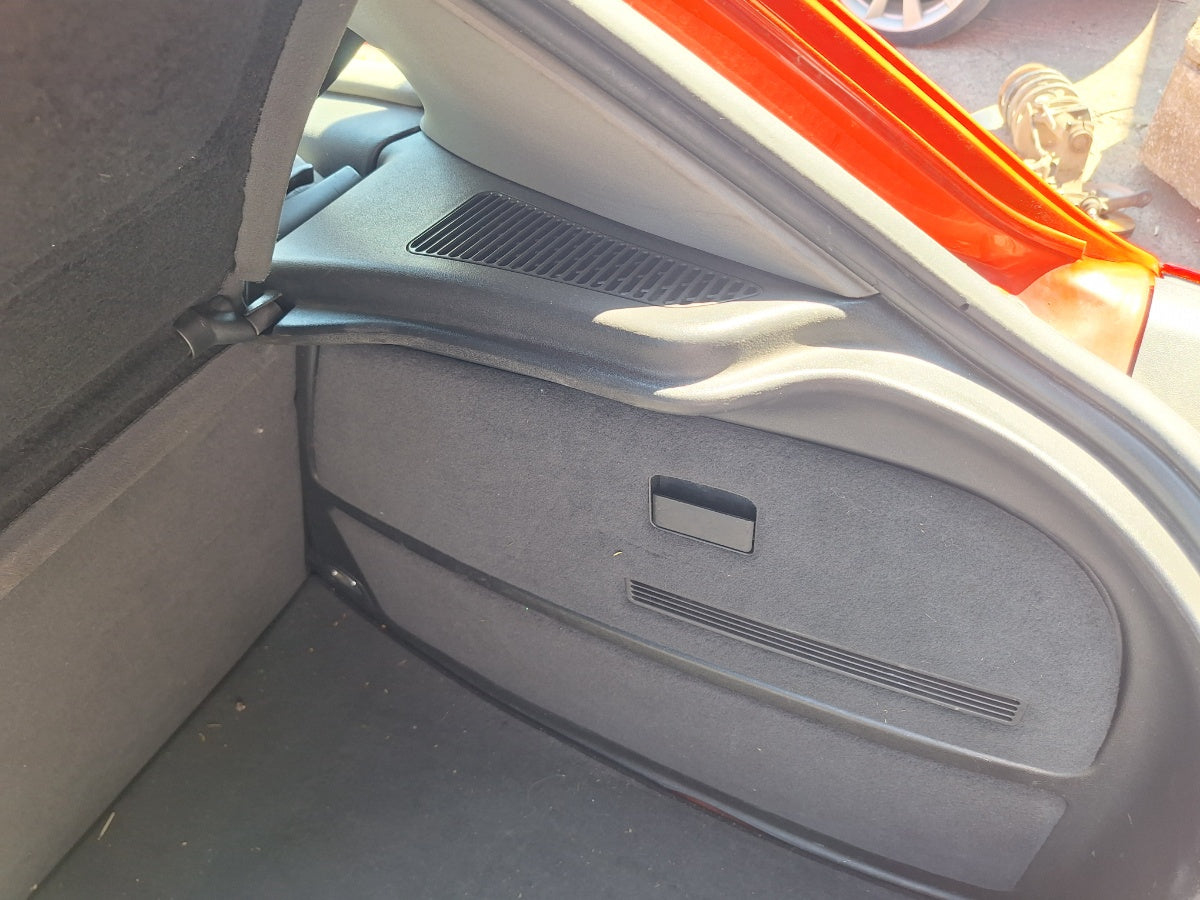 Panou capitonaj lateral portbagaj dreapta AUDI A3 8L1 1996 - 2006 1.9 TDI ASZ