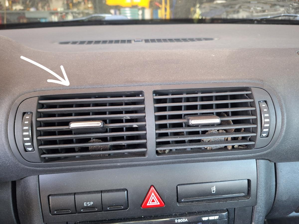 Grila de ventilatie bord centrala AUDI A3 8L1 1996 - 2006 1.9 TDI ASZ