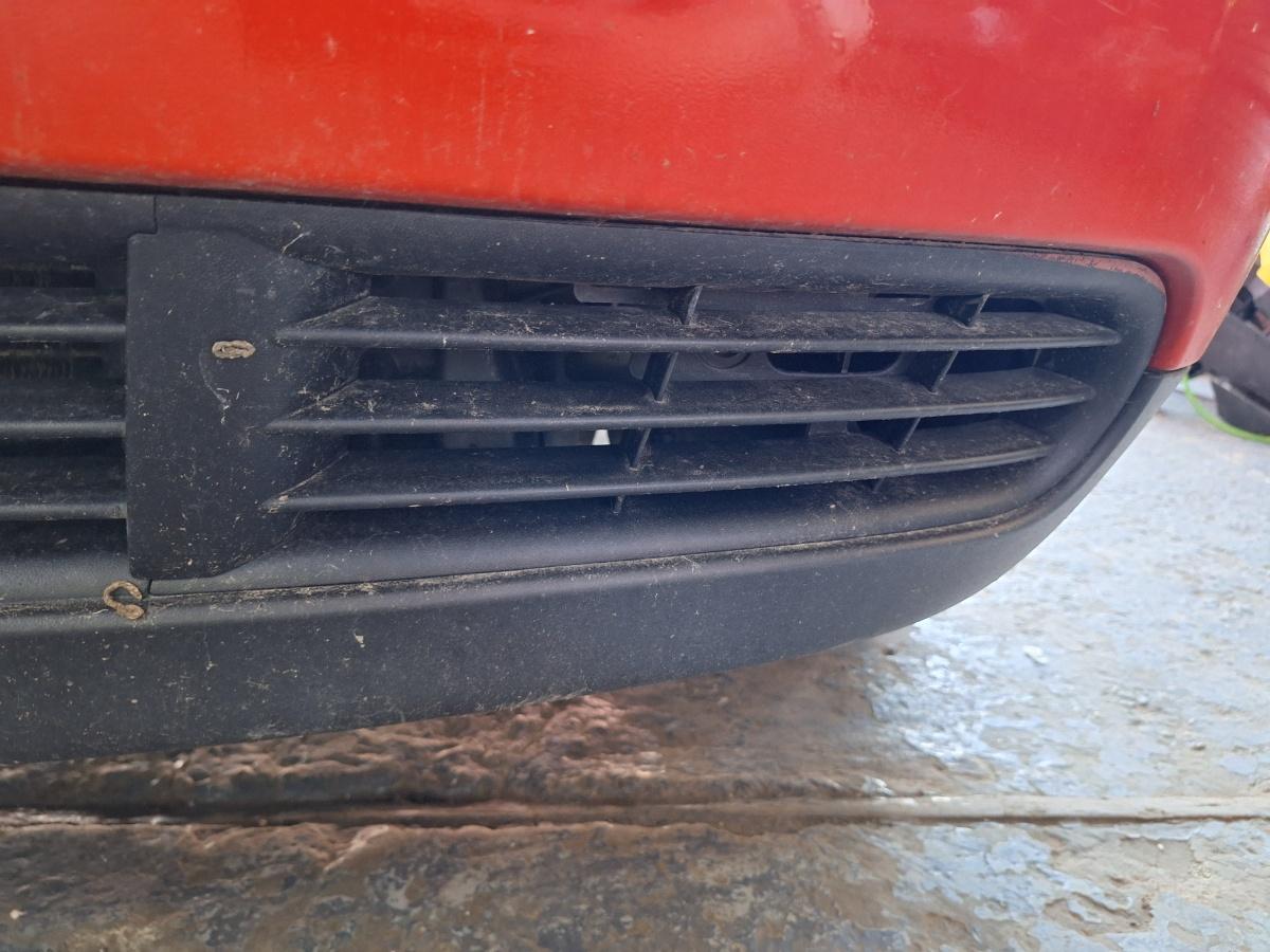 Grila inferioara bara de protectie fata stanga AUDI A3 8L1 1996 - 2006 1.9 TDI ASZ