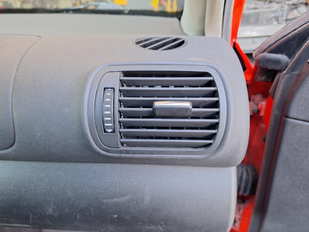 Grila de ventilatie laterala panou de bord dreapta AUDI A3 8L1 1996 - 2006 1.9 TDI ASZ