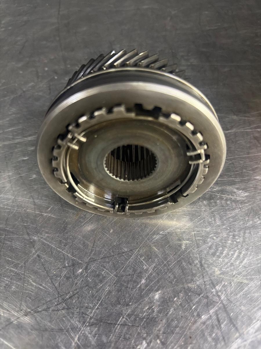 Pinion treapta a 5-a VOLKSWAGEN TRANSPORTER V Bus 7HB, 7HJ, 7EB, 7EJ, 7EF, 7EG, 7HF, 1.9 TDI BRS 02Z311361A