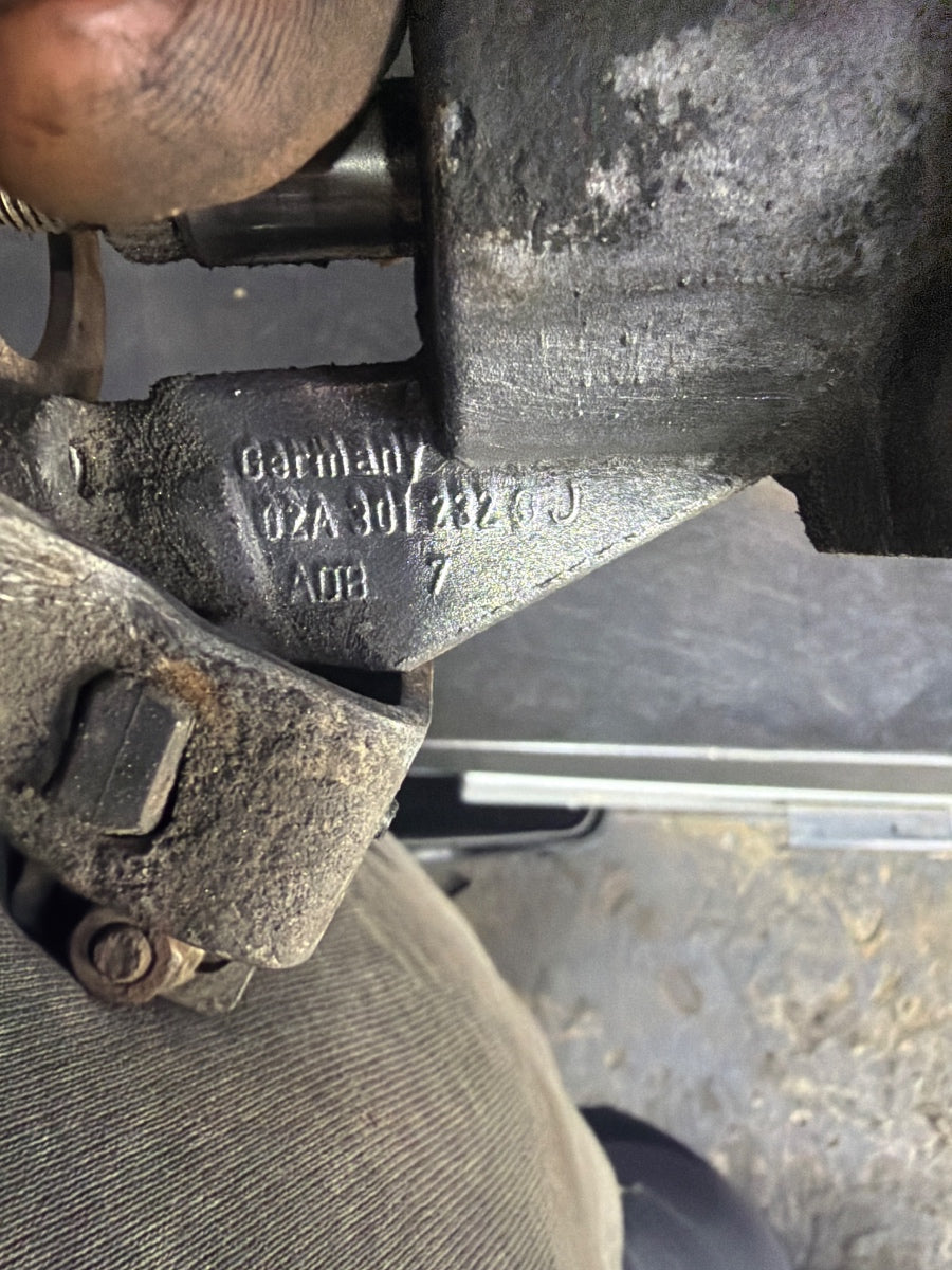 Selector de viteze in cutia de viteze VOLKSWAGEN GOLF III Variant 1H5 1993 - 1999 1.9 TDI 1Z, AHU, ALE 02A301232J