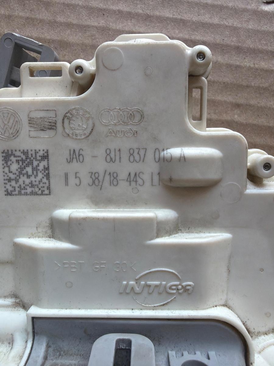 Incuietoare portiera fata stanga AUDI A4 IV Avant 8K5, B8 2007 - 2015 2.0 TDI CAGA, CJCA, CMEA, CMFA 8J1837015A