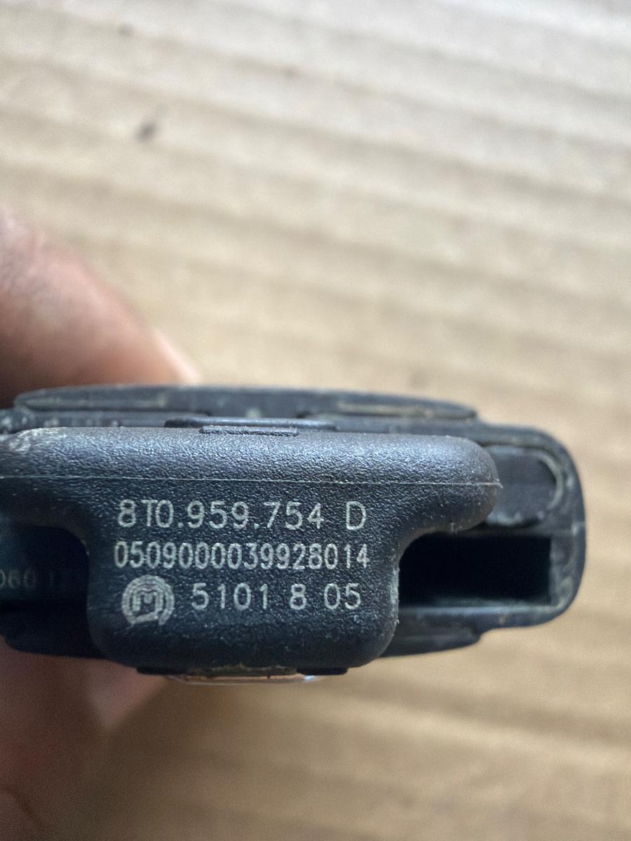 Telecomanda inchidere centralizata AUDI A4 IV Avant 8K5, B8 2007 - 2015 2.0 TDI CAGA, CJCA, CMEA, CMFA 8T0959754D