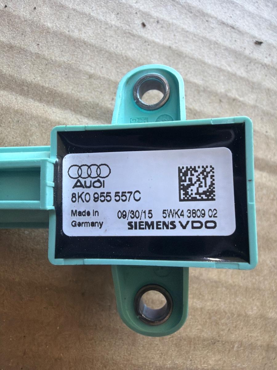 Senzor de impact airbag AUDI A4 IV Avant 8K5, B8 2007 - 2015 2.0 TDI CAGA, CJCA, CMEA, CMFA 8K0955557C