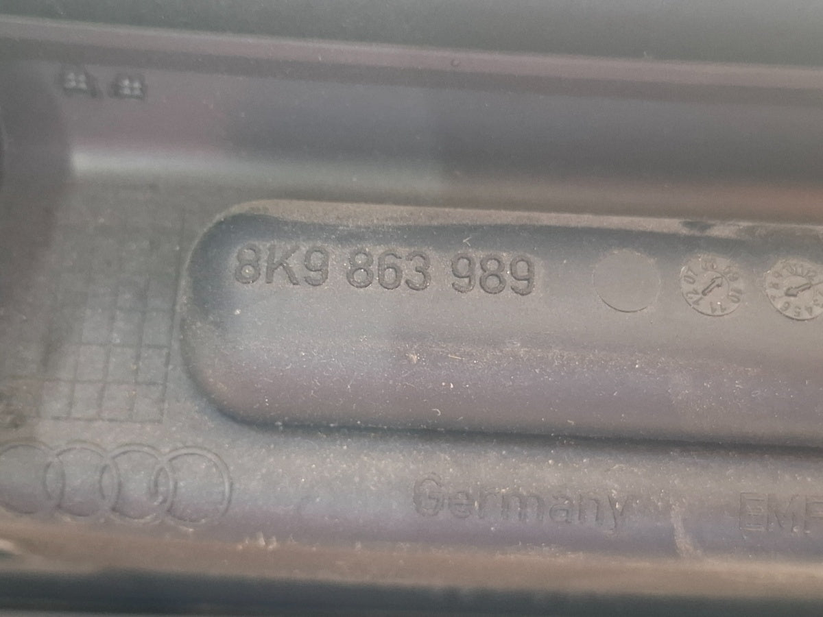 Capac panou capitonaj lateral portbagaj stanga AUDI A4 IV Avant 8K5, B8 2007 - 2015 2.0 TDI CAGA, CJCA, CMEA, CMFA 8K9863989