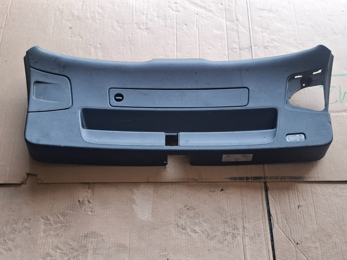 Ornamente capac hayon/portbagaj AUDI A4 IV Avant 8K5, B8 2007 - 2015 2.0 TDI CAGA, CJCA, CMEA, CMFA 8K9867979