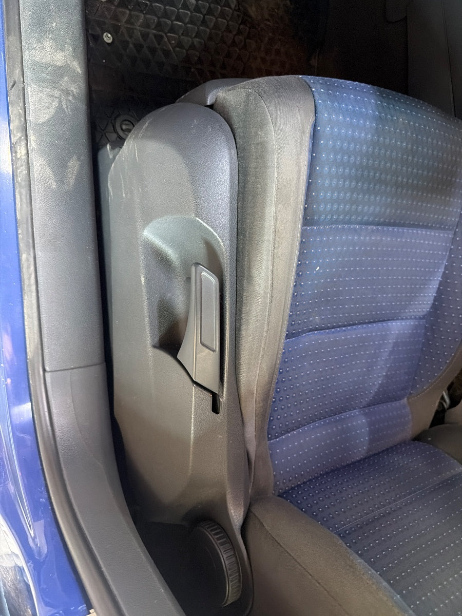 Scaun fata sofer stanga cu incalzire VOLKSWAGEN TOURAN 1T1, 1T2 2003 - 2010 2.0 TDI 16V BKD