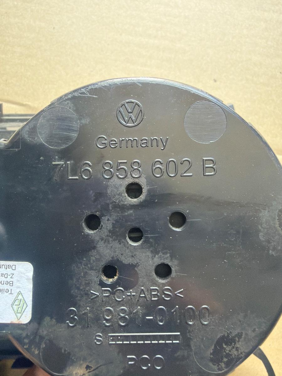 Consola centrala cu suport pahare VOLKSWAGEN TOUAREG 7LA, 7L6, 7L7 2002 - 2013 3.0 V6 TDI BKS, CATA 7L6858602B