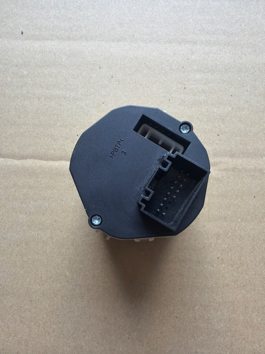 Comutator reglaj inaltime/mod suspensie VOLKSWAGEN TOUAREG 7LA, 7L6, 7L7 2002 - 2013 3.0 V6 TDI BKS, CATA 7L6927135E