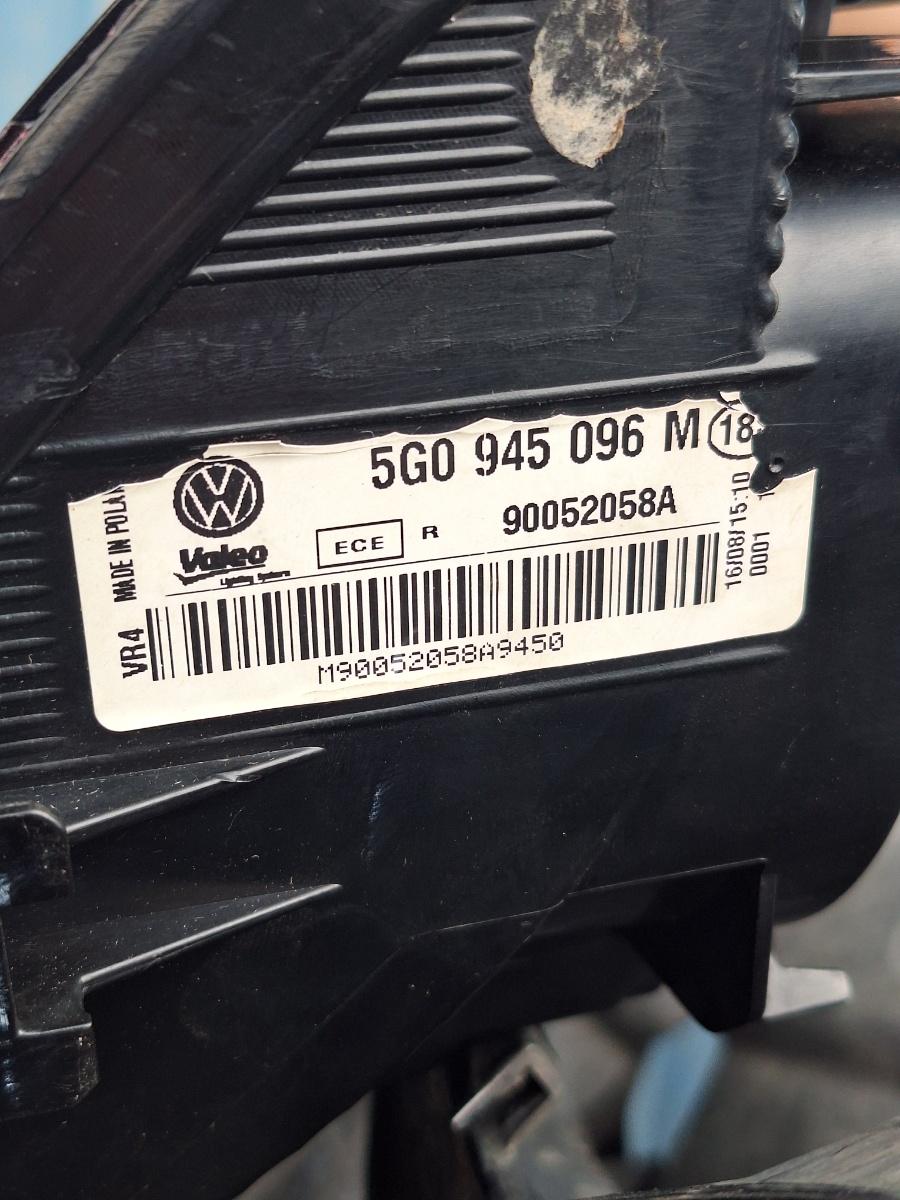 Carcasa suport becuri stop dreapta VOLKSWAGEN GOLF VII 5G1 2012 -> 2.0 TDi BlueMotion Valeo 5G0945096M