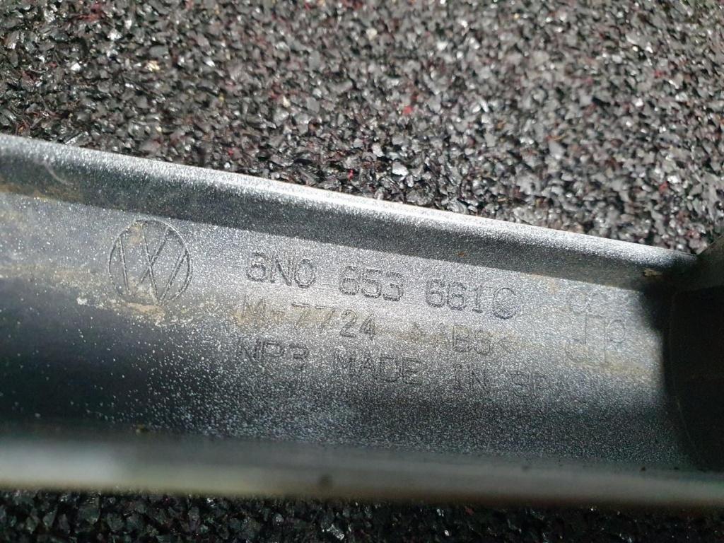 Grila masca radiator VOLKSWAGEN POLO 6N1 1994 - 1999 1.4 60 AEX, AKV, APQ 6N0853661C