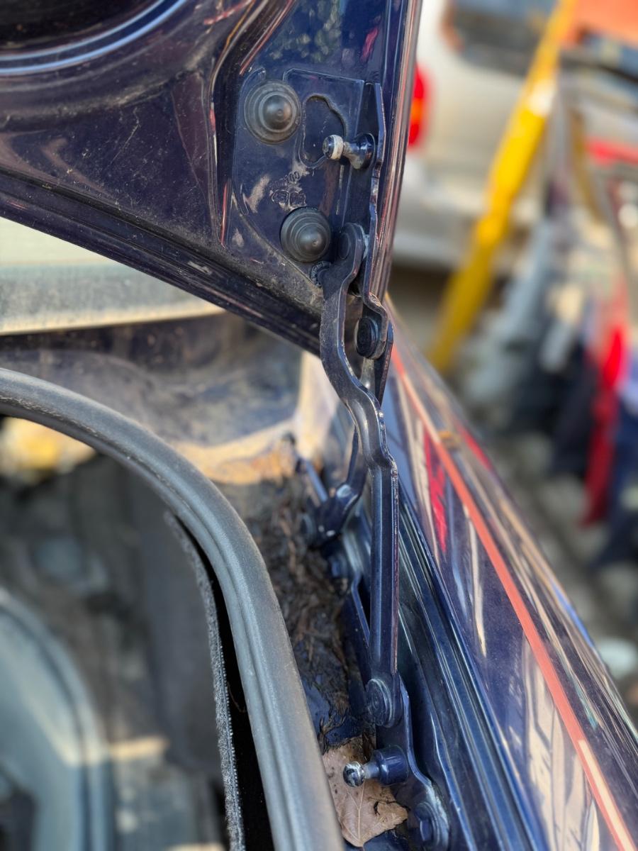 Balama hayon portbagaj dreapta VOLKSWAGEN PASSAT 3B3 2000 - 2005 1.9 TDI AVF, AWX 3B5827302B