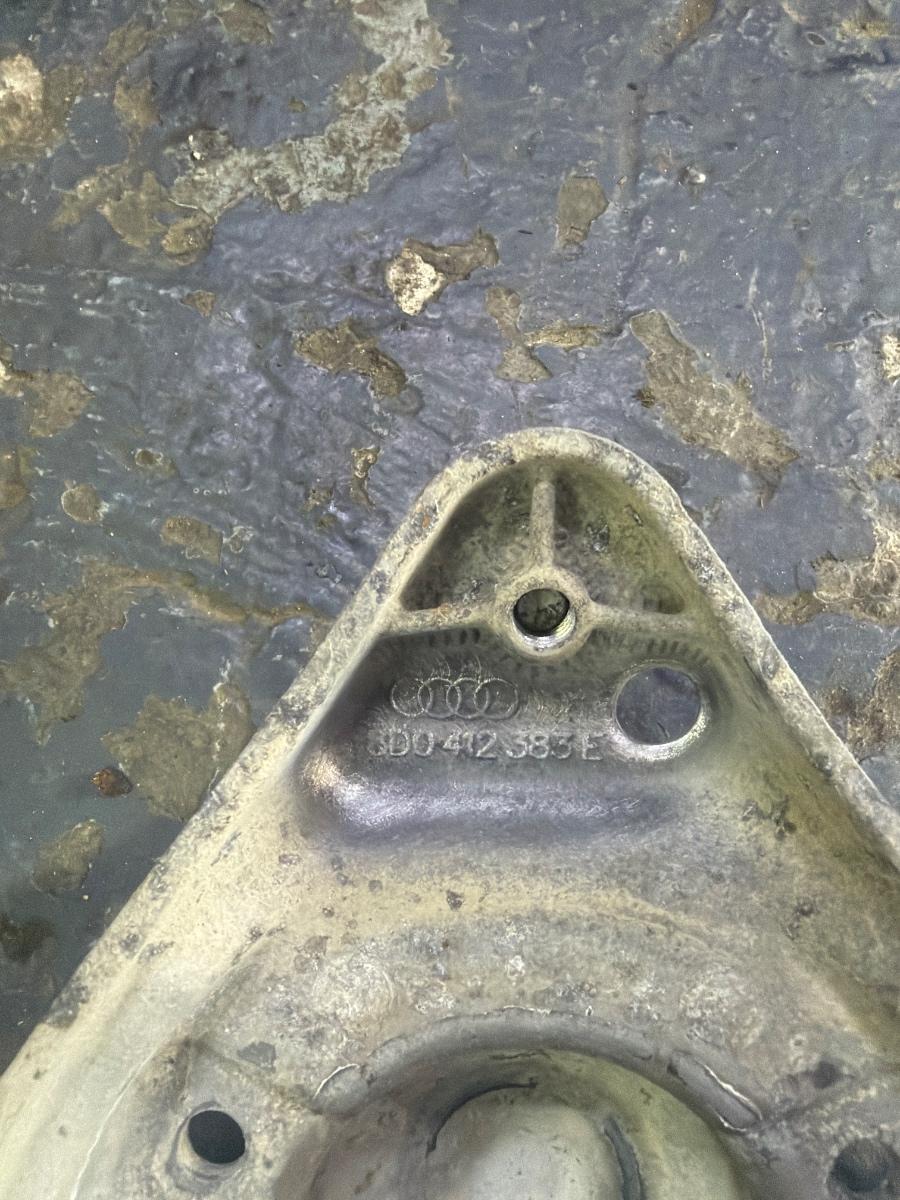 Flansa amortizor VOLKSWAGEN PASSAT 3B3 2000 - 2005 1.9 TDI AVF, AWX 8D0412383E