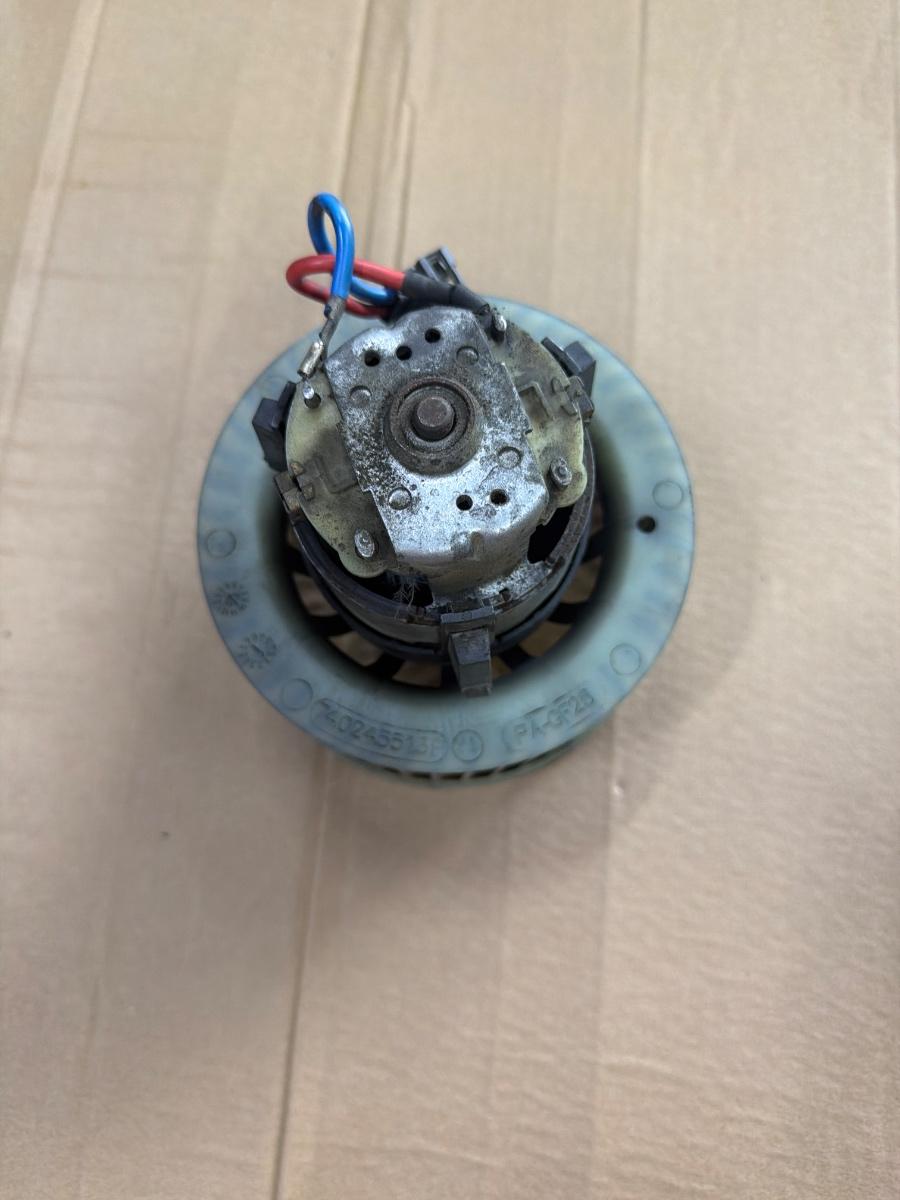 Motor ventilator habitaclu VOLKSWAGEN PASSAT 3B3 2000 - 2005 1.9 TDI AVF, AWX 74.024.551.3P