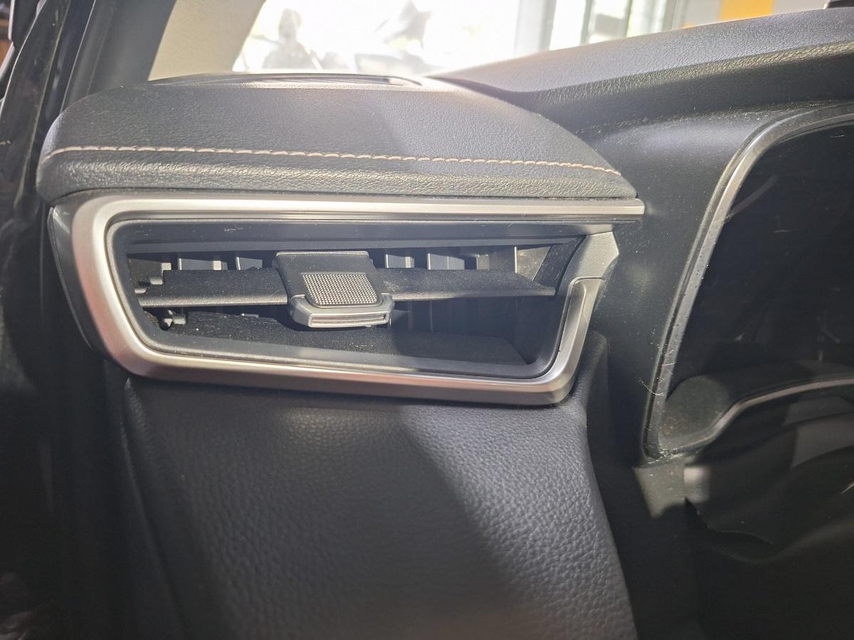 Grila de ventilatie laterala panou de bord stanga TOYOTA COROLLA _E21_ 2018 -> 1.8 Hybrid 2ZR-FXE
