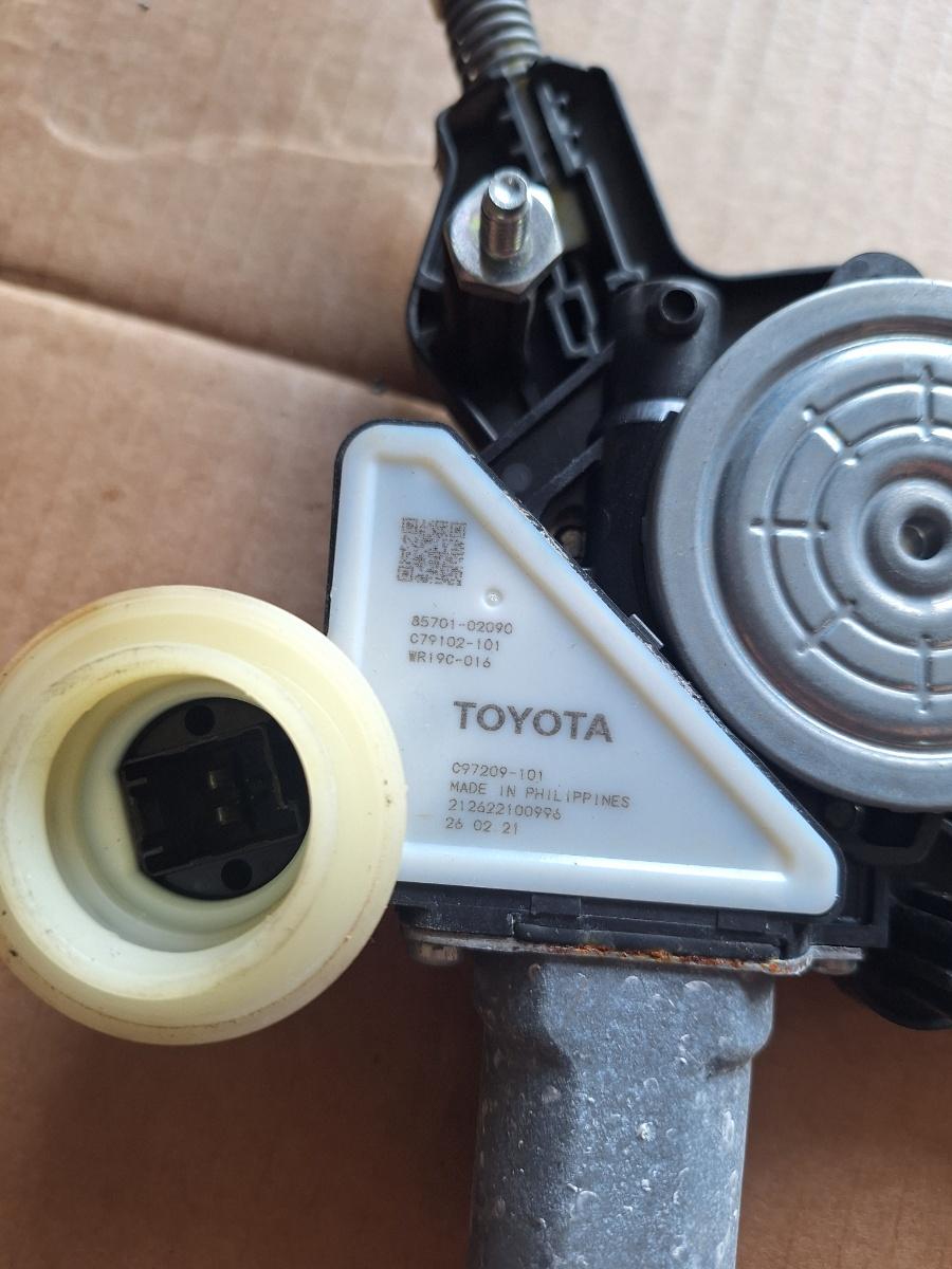 Macara Geam stanga fata TOYOTA COROLLA _E21_ 2018 -> 1.8 Hybrid 2ZR-FXE 553421-104