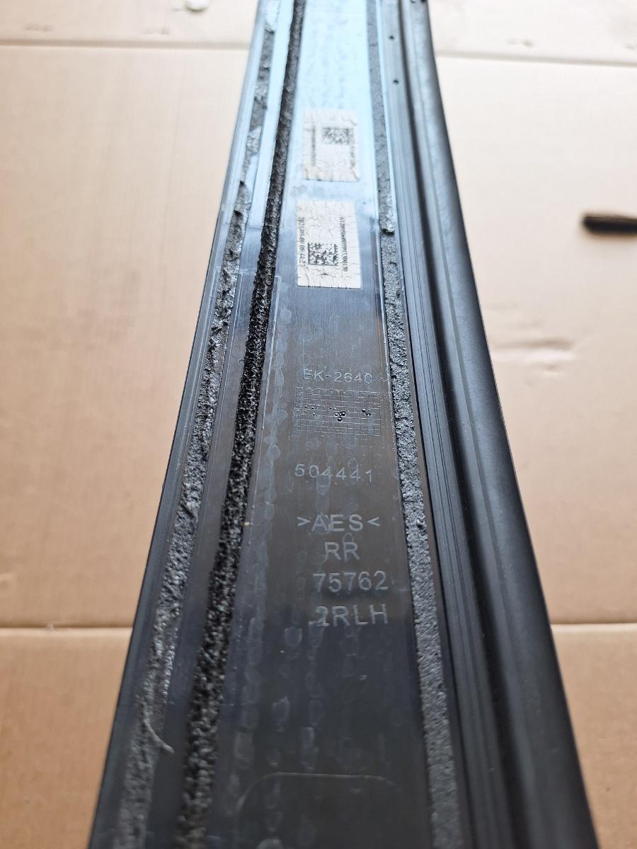 Ornamente portiera spate stanga TOYOTA COROLLA _E21_ 2018 -> 1.8 Hybrid 2ZR-FXE 504441