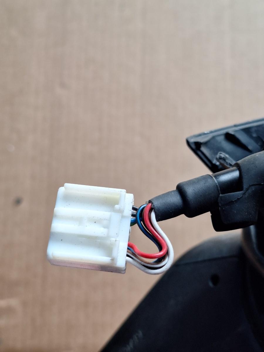 Oglinda portiera fata stanga defecta - avariata - cu side asist si rabatare electrica TOYOTA COROLLA _E21_ 2018 - 2025